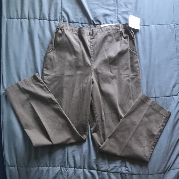 Croft&Barrow bottoms women’s khaki Pants Size Stretch Large Short.Brand New. - Picture 1 of 11